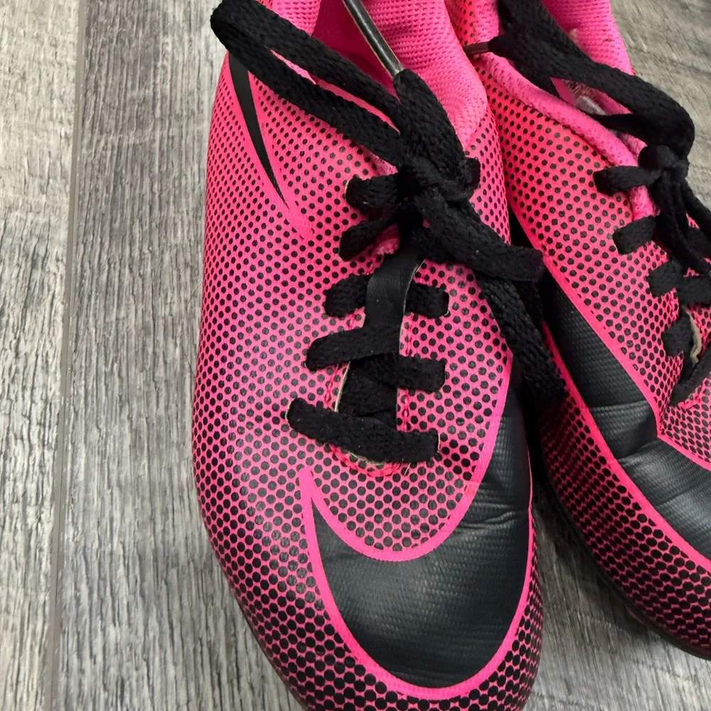 Nike Kids‎ Pink Soccer Cleats